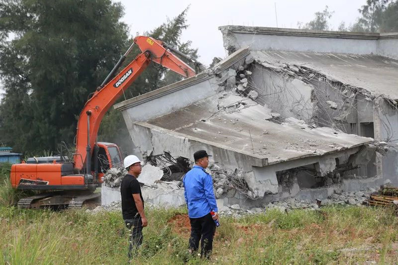 海南违建拆除最新消息，坚决打击违法建筑，推动生态文明建设